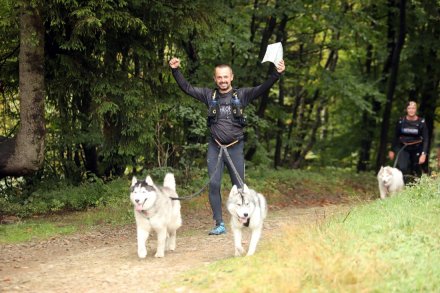 Zawodnik na trasie biegu